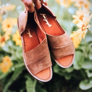 Free people Mont Blanc sandal